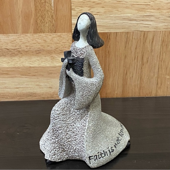ARTSTONE by Carson Home Accents  “Faith” Lady Holding Cross Figurine - Picture 5 of 13